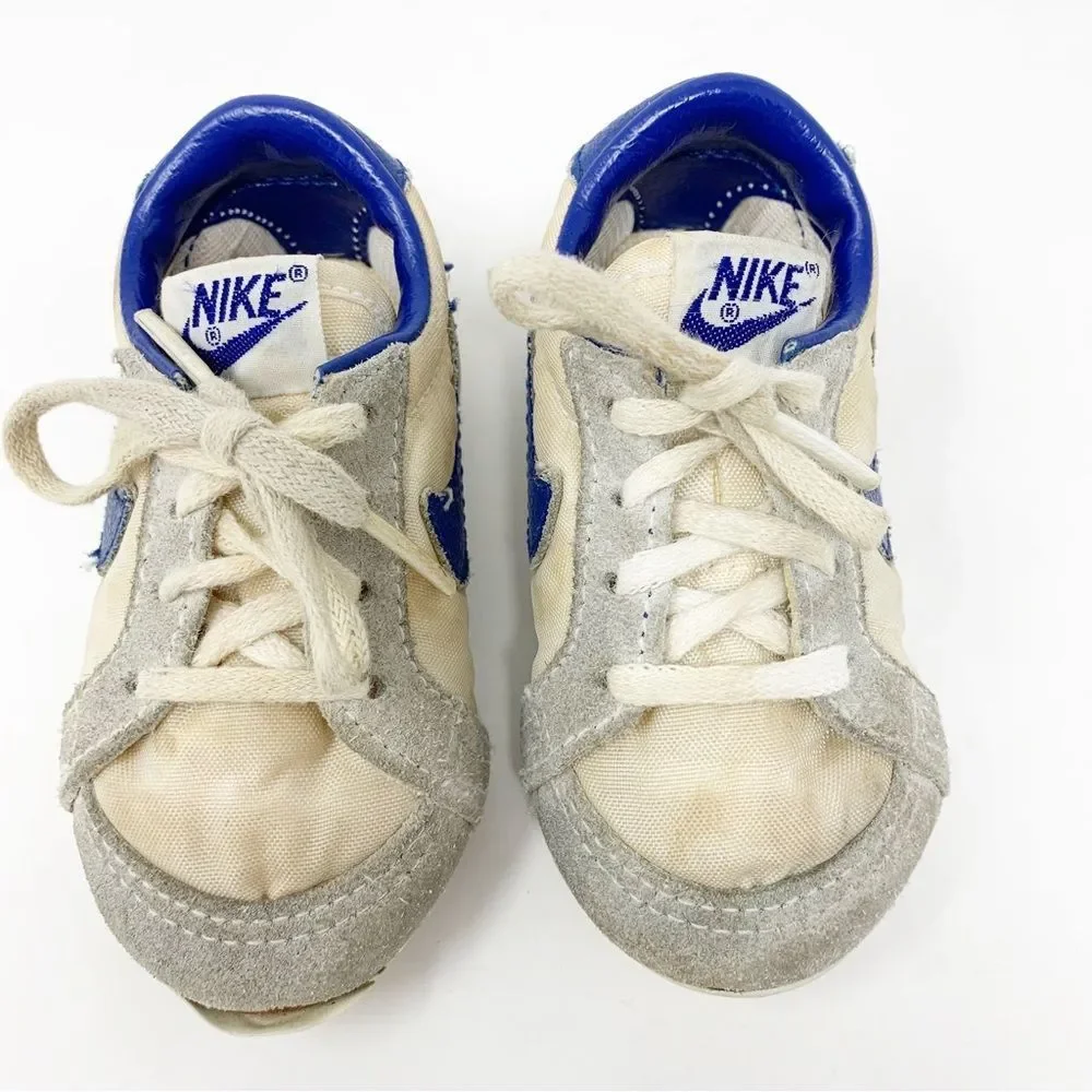 VINTAGE Infants Nike Shoes Size 3